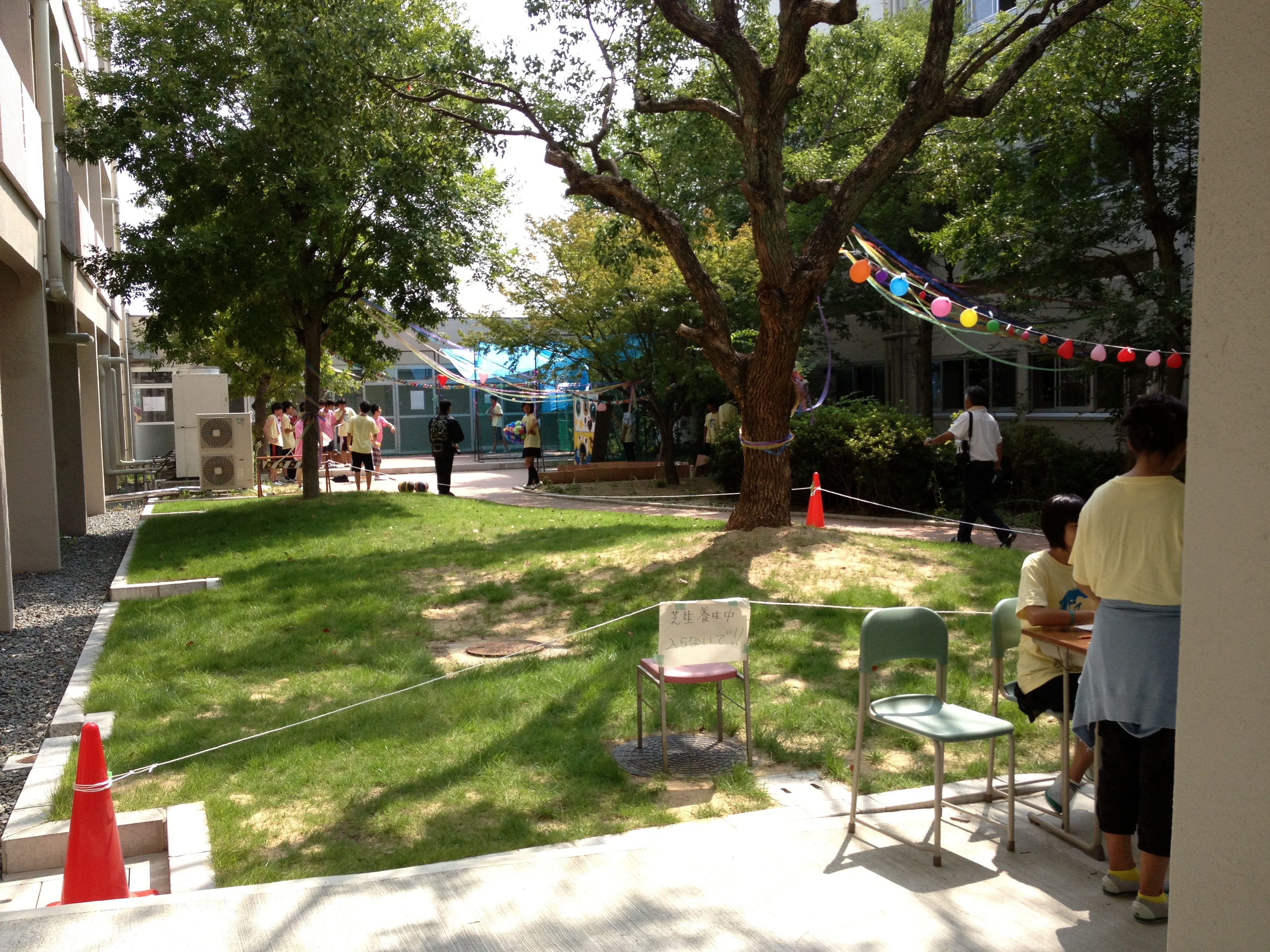 ２０１３年度千里高校文化祭【１－８－縁日　Thousand balls】